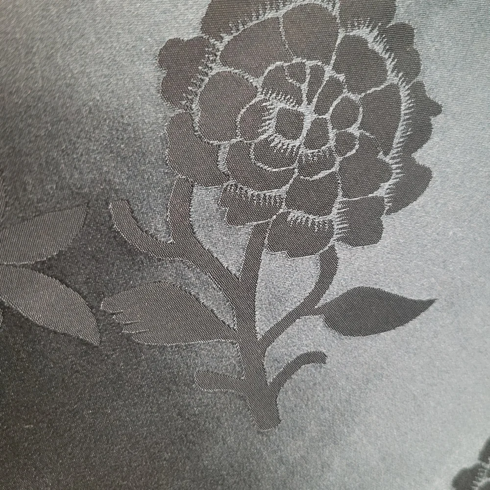 Cabernet Green 100% Silk Sleepwear Robe - Picture 4 of 5